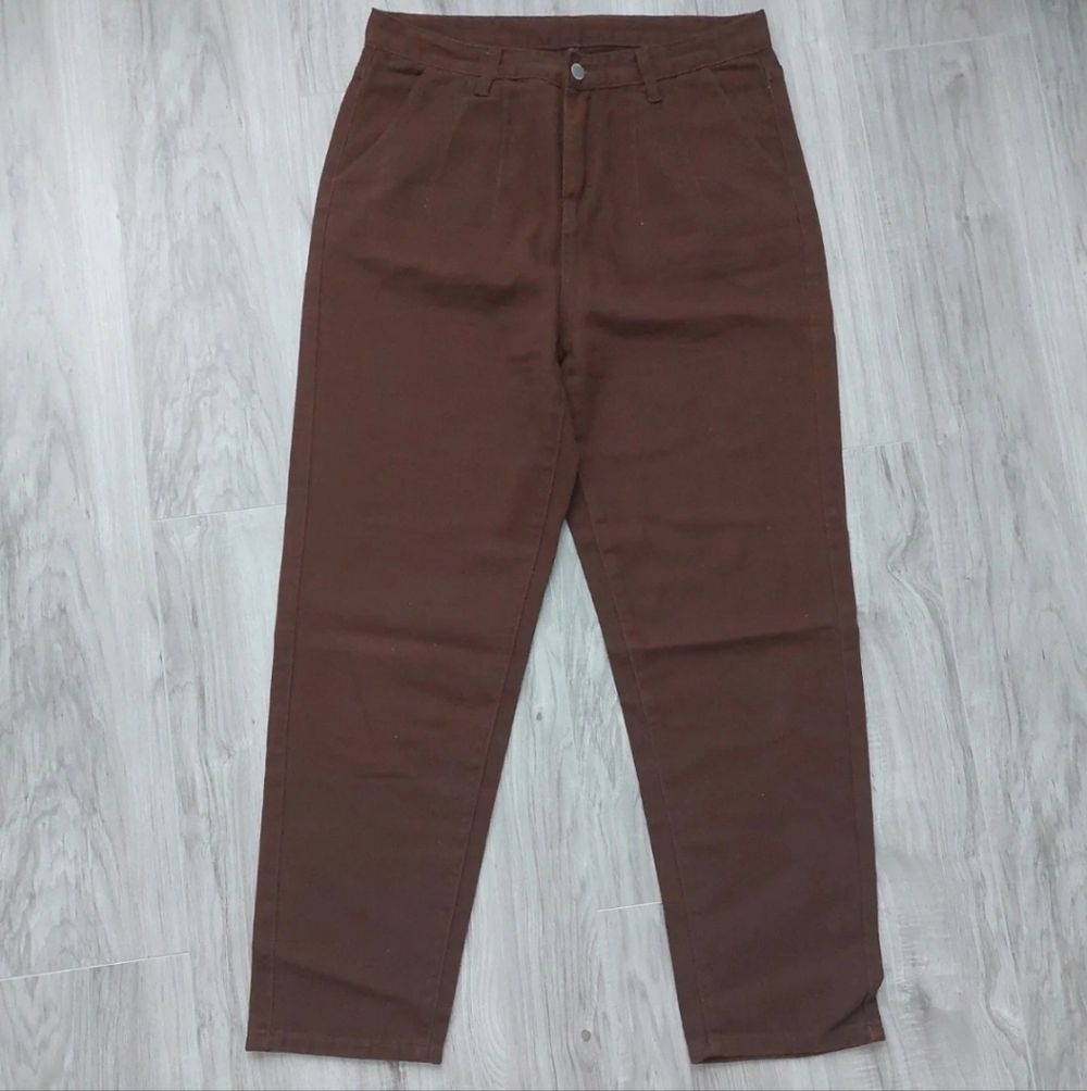 Brown High-Waisted Jeans